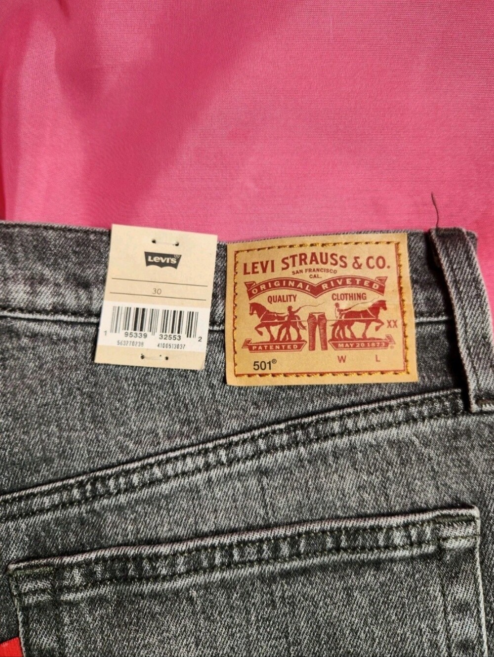 Levi's 501 Women's Shorts Size 30 Black Button-fly High Rise Cut-off NWT 33 - Picture 7 of 9